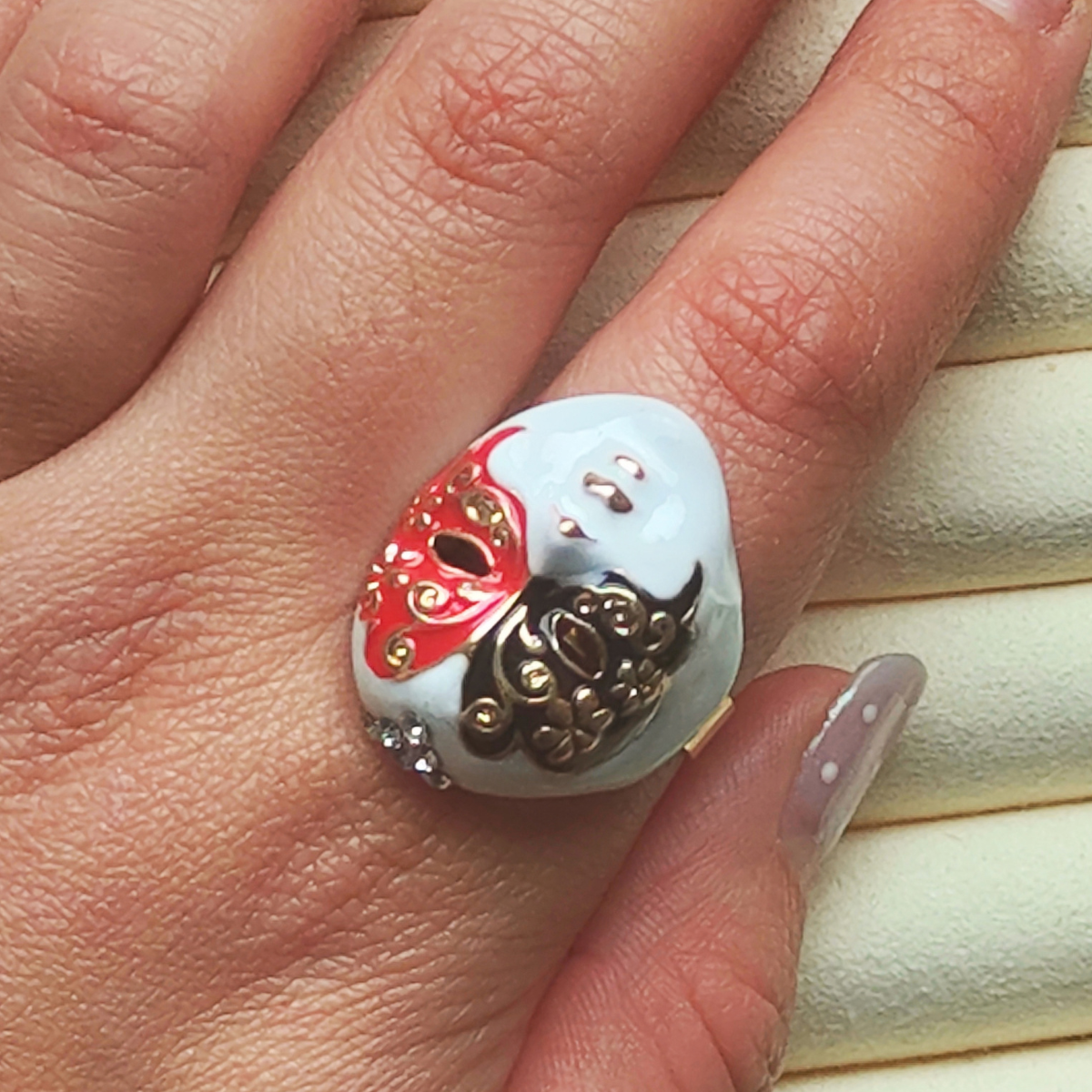 Venetian mask ring