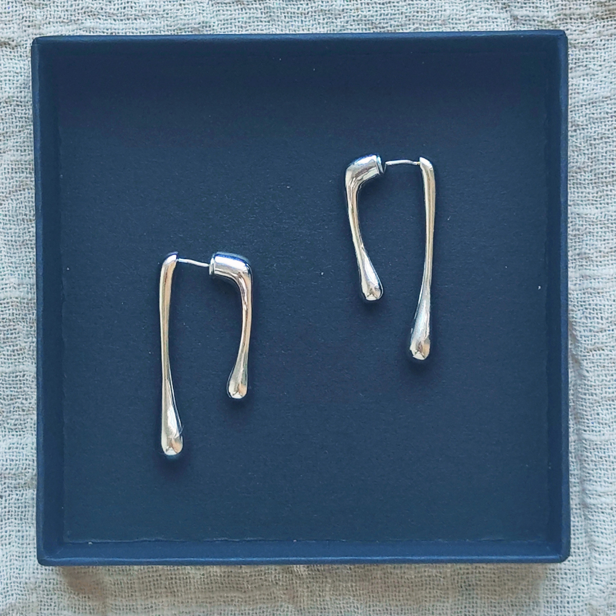 Minimalist Fluid Earrings